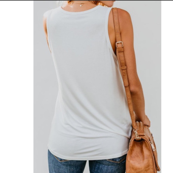 🛍LAST ONE🛍 White tank with multi color pocket - Picture 2 of 9